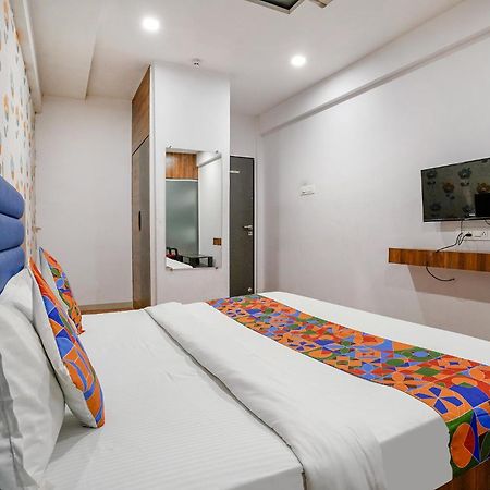 Fabhotel The Valentine - Udhna Road Surat Dış mekan fotoğraf