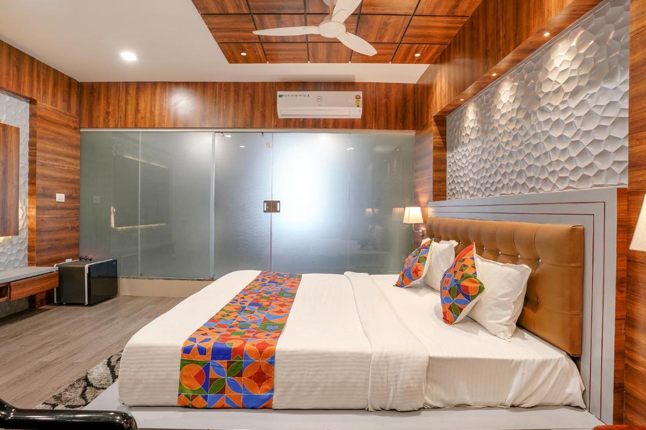 Fabhotel The Valentine - Udhna Road Surat Dış mekan fotoğraf