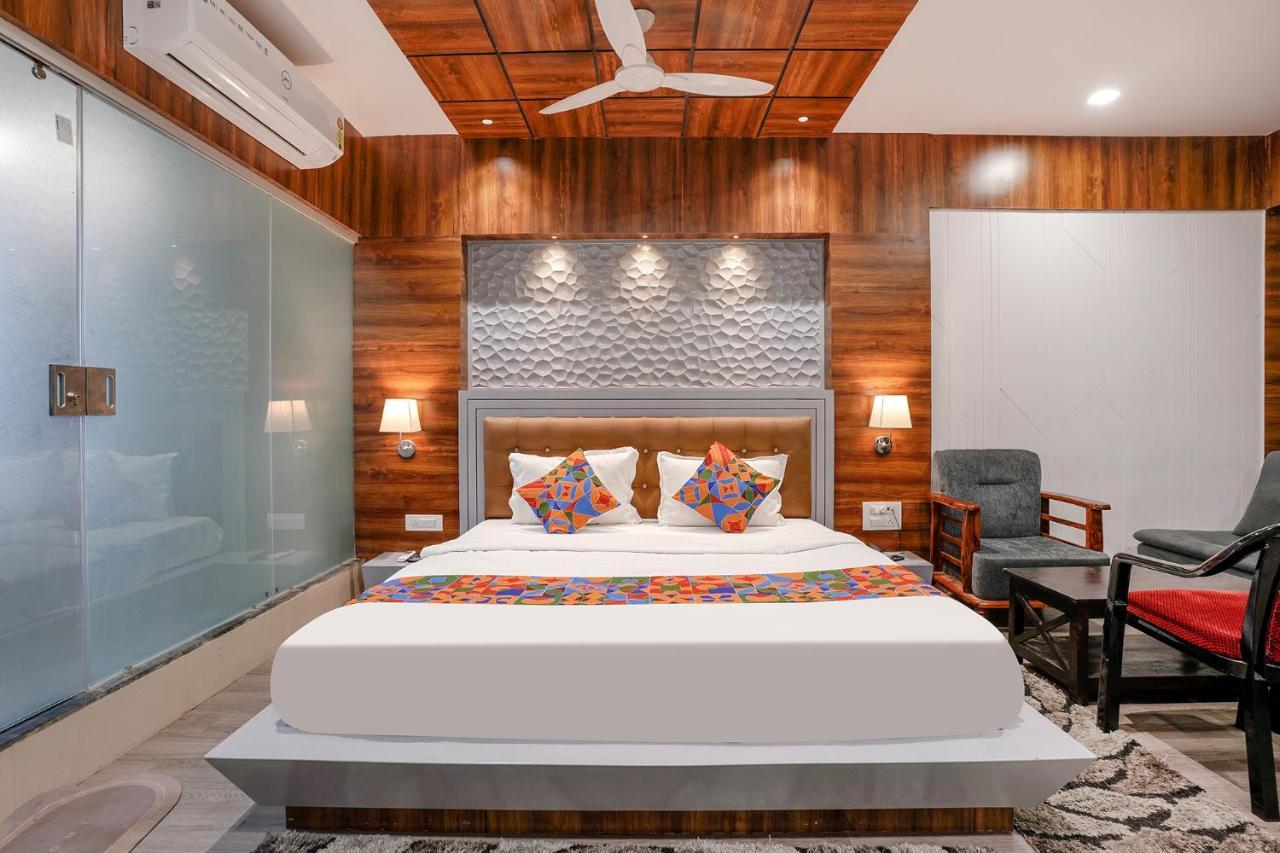 Fabhotel The Valentine - Udhna Road Surat Dış mekan fotoğraf