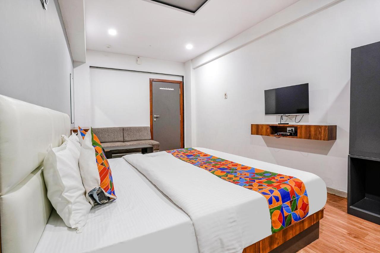 Fabhotel The Valentine - Udhna Road Surat Dış mekan fotoğraf