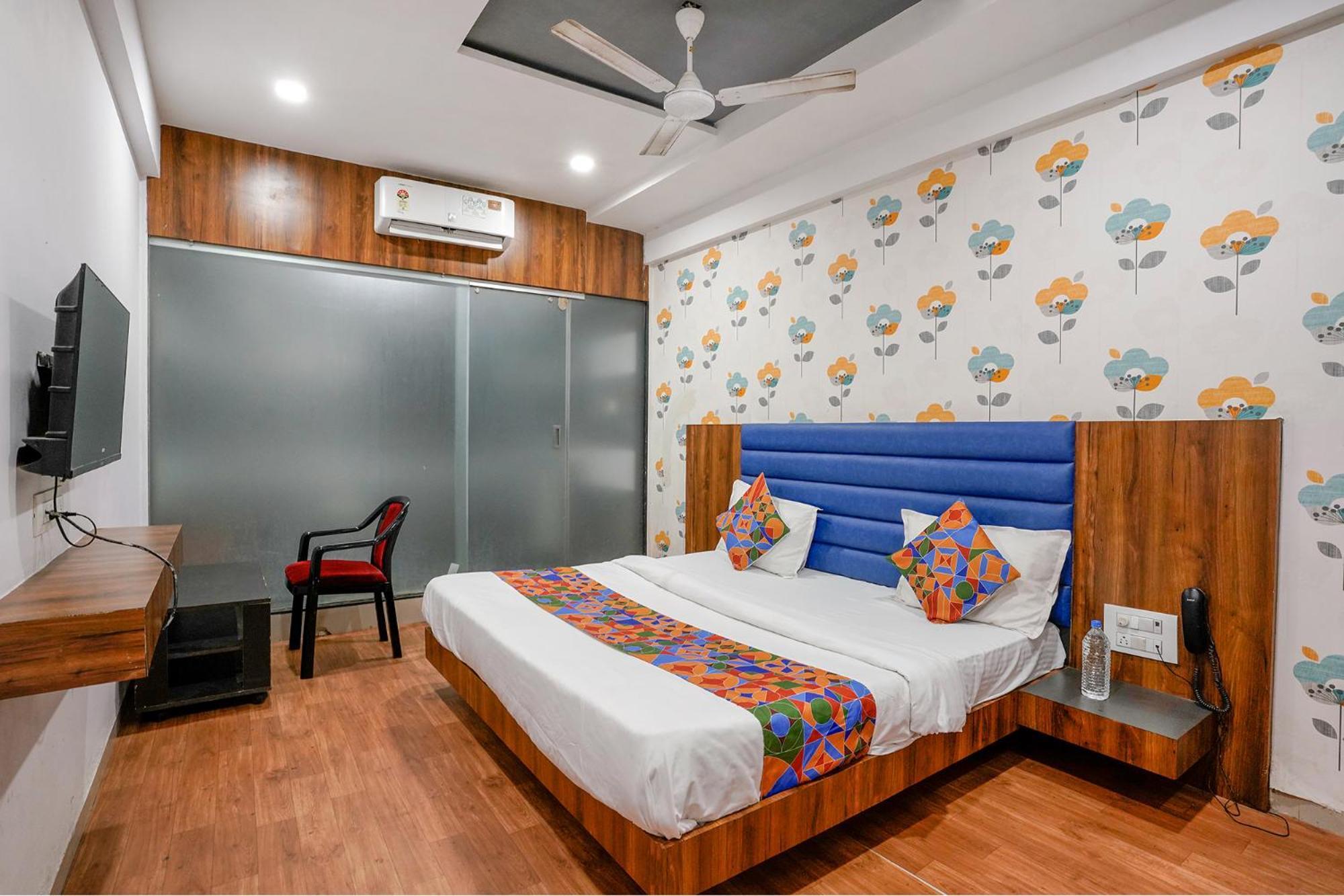 Fabhotel The Valentine - Udhna Road Surat Dış mekan fotoğraf